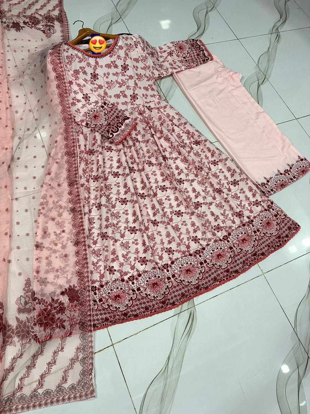 3 Pcs Women's Stitched Lawn Printed Maxi Suit